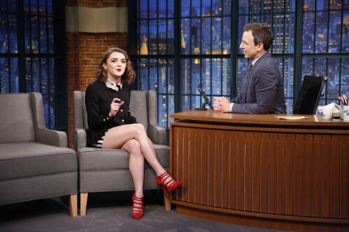 maisie-williams-late-night-with-seth-meyers-april-13-17-pics-12.md.jpg